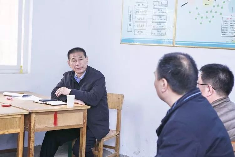 渑池县政府党组成员公安局党委书记局长袁奇峰深入段村乡指导脱贫攻坚