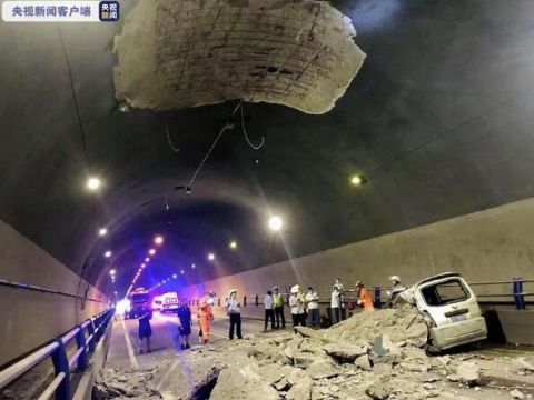 雅安四川雅安一隧道洞顶内衬脱落砸中面包车，致1人死亡