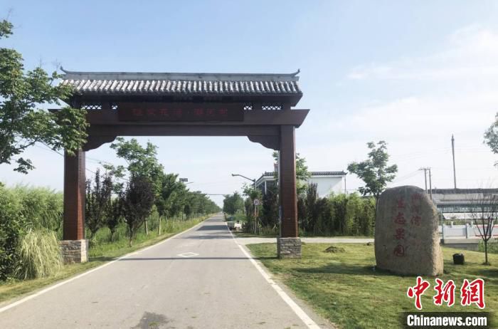 灌云探访江苏灌云潮河村：沂水河畔一湾碧 水美乡村入画来