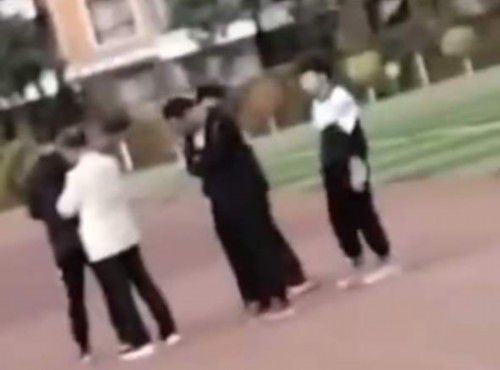 |光明时评：3名教师围殴学生：别把暴力当惩戒