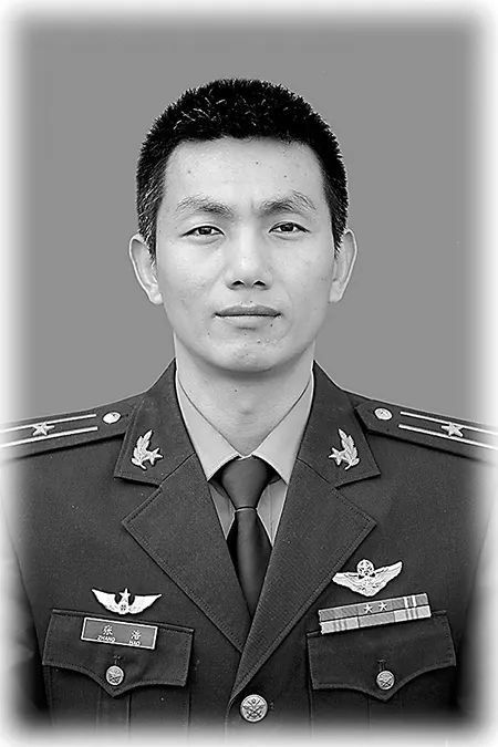 ��Ӣ�۵�����(y��n)���߅Ⱥ��r��Ո��Ҫ��ӛ������������