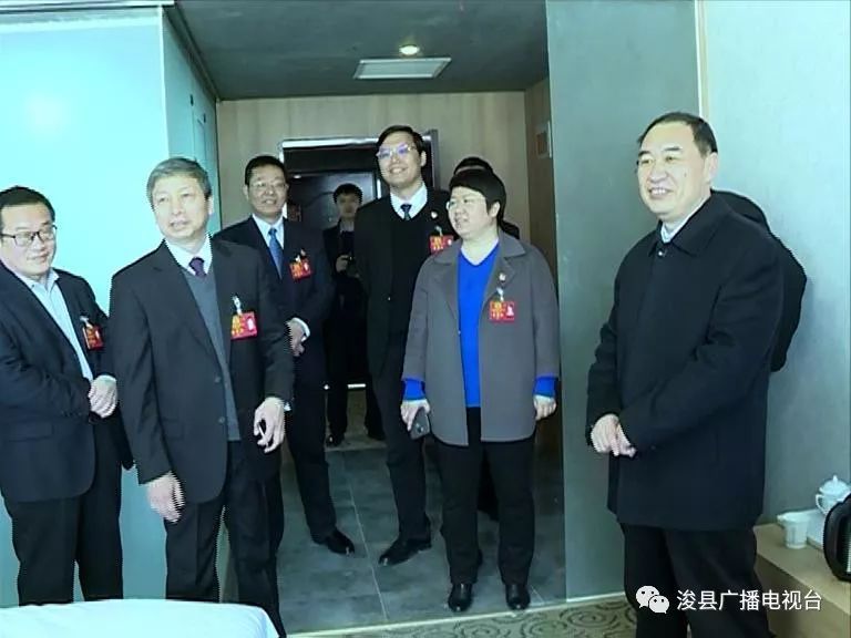 2月23日,县领导郑辉,刘青,孙超,王相铎,李双兵,唐保峰到驻地看望出席