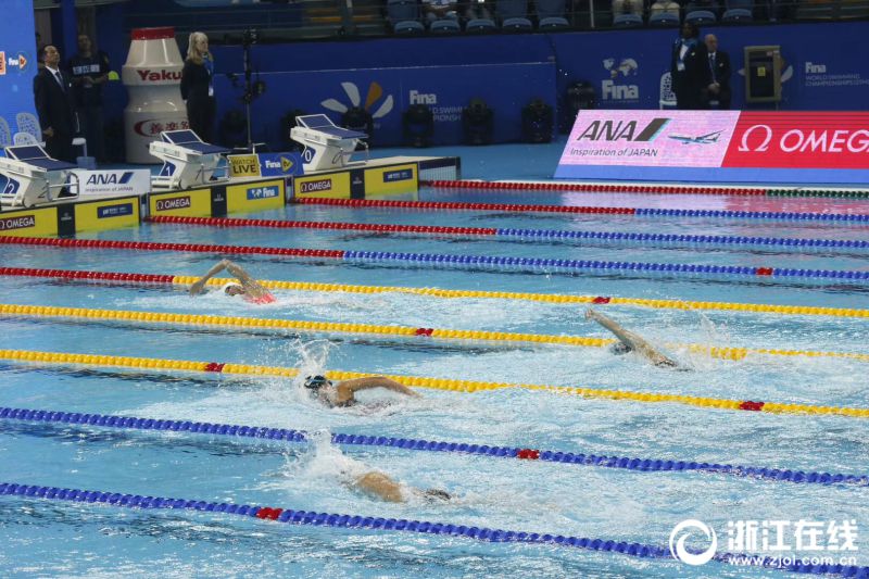 世界纪录追了她400米 这个16岁少女被称作女