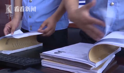 指纹|父亲回家发现女儿遇害 现场留下一枚血指纹...