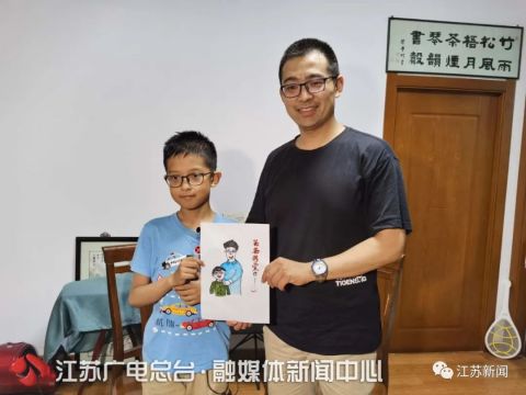 谢晓莉30多年前，父亲没放弃失聪的他！30多年后，他整日守在父亲的病榻前…