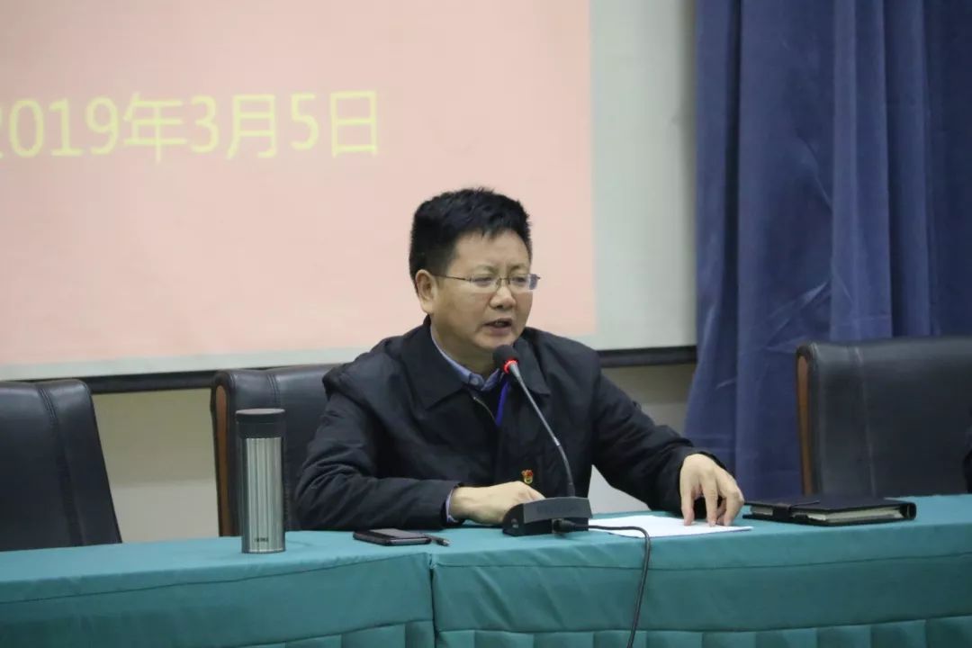 党总支书记高正起就学习《意见》提出要求会上,李文增副书记还代表党