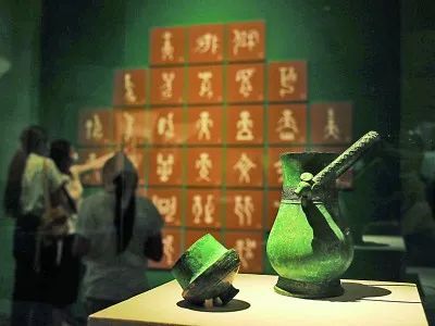 光明日报语言文字版:甲骨文的世界