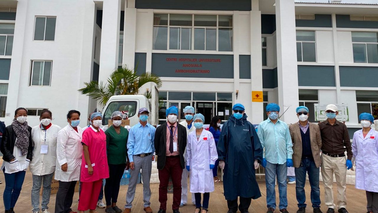 疫情|非洲观察丨坚守在中非合作抗疫一线的中国医生