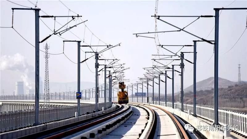 昨天,郑万高铁河南段正式"通电",试运营即将开始!