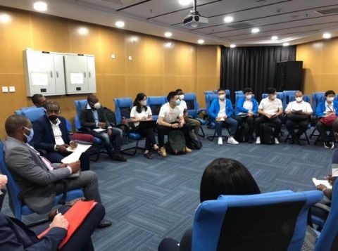 非洲大陆|在非洲最富庶国家，这家只有门诊的医院为何最受欢迎？