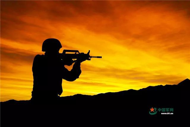 ��Ӣ�۵�����(y��n)���߅Ⱥ��r��Ո��Ҫ��ӛ������������