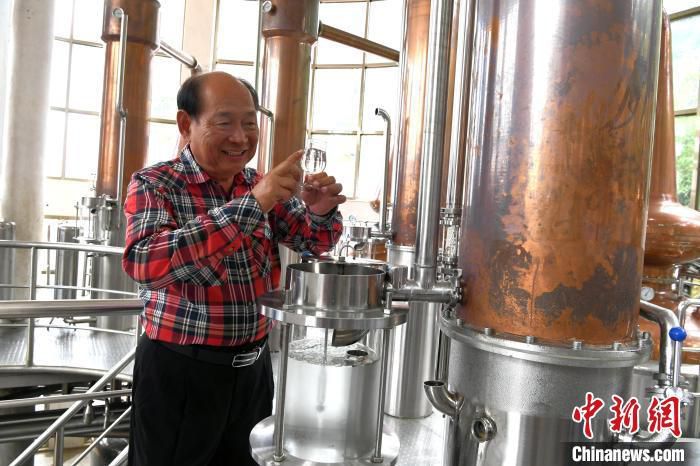 威士忌通讯：台商吴松柏：用“高度”换“纬度” 打造闽南威士忌小镇