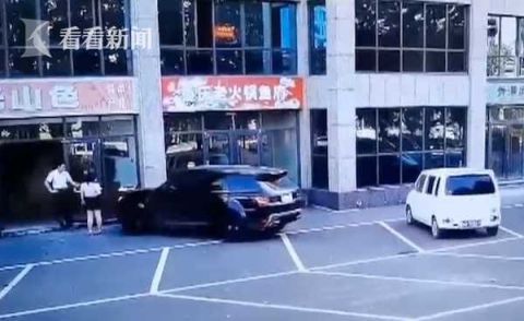 路虎|3次驾路虎车撞陌生人拒不道歉 司机：一条命多少钱？