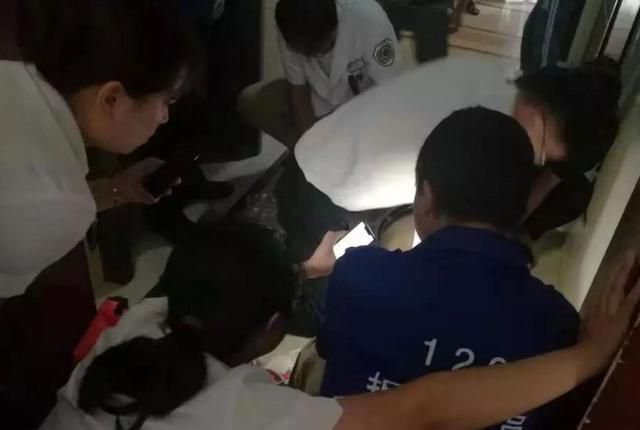 急救|95后大学生刚入职就旷工！得知原因后同事服了