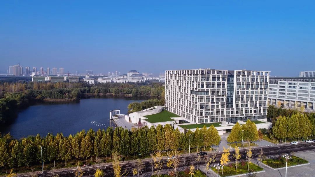 美翻了河南郑州郑东新区龙子湖高校园区的湖