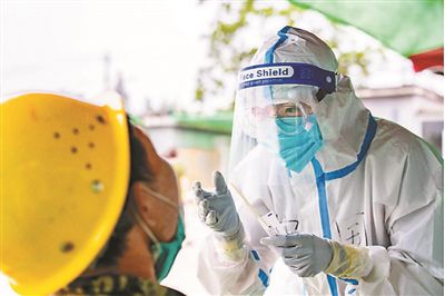 志愿者首医大师生志愿者助力全市核酸检测