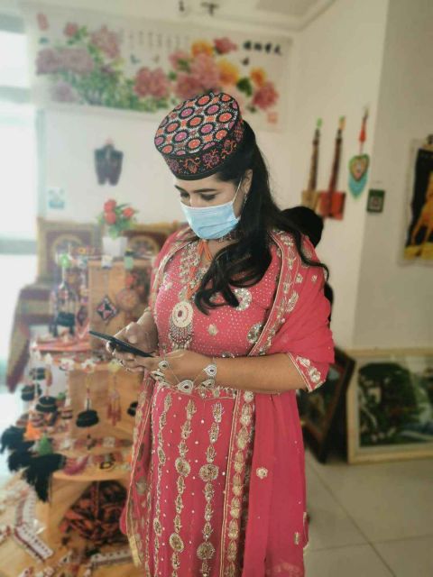 手工艺|【走进未脱贫摘帽县】新疆阿克陶：搬进新家，家庭妇女当起了小老板