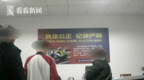 |因父母不让玩手机 14岁男孩竟偷开车上路…