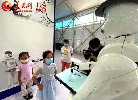 机器人|智能厨神、神奇画手、仿生鲨鱼 “机器人总动员”打造未来智能世界