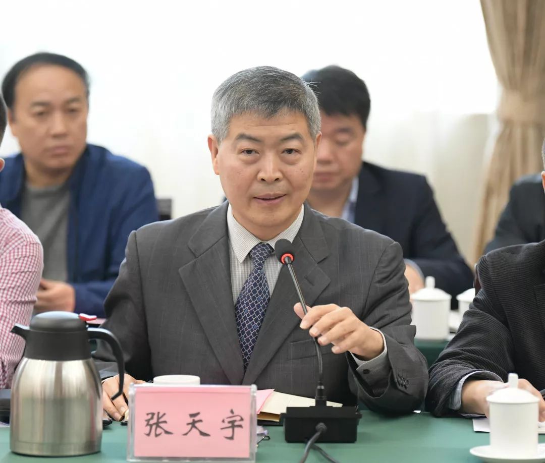 耳鼻喉科研究院副院长,豫籍在沪医学专家联谊会理事长张天宇作专家