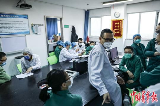 「肺炎」金银潭医院医生：病人最多的时候整个医院都住满了