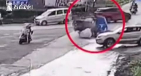 法制男子醉驾接孩子闯祸 老婆气疯了一顿胖揍