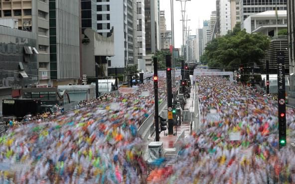 肺炎|巴西新冠肺炎确诊病例累计超459万例 95年历史新年长跑比赛首次改期