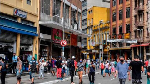 巴西经济巴西确诊逾80万 几个大城市重新开放 专家：为时过早