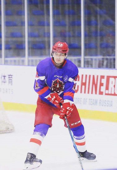 曾担任中国男子冰球国家队队长职务