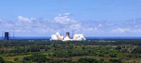 火星探测|天问一号火星探测器在中国文昌航天发射场发射升空