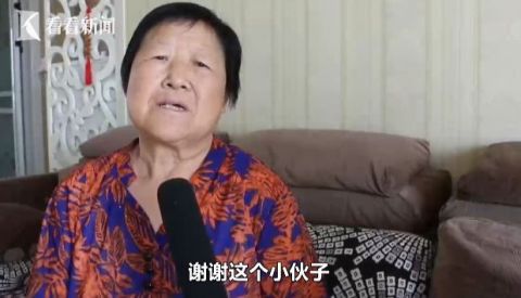 退伍军人司机抱着孩子呼救 多亏这位退伍军人冲了出去