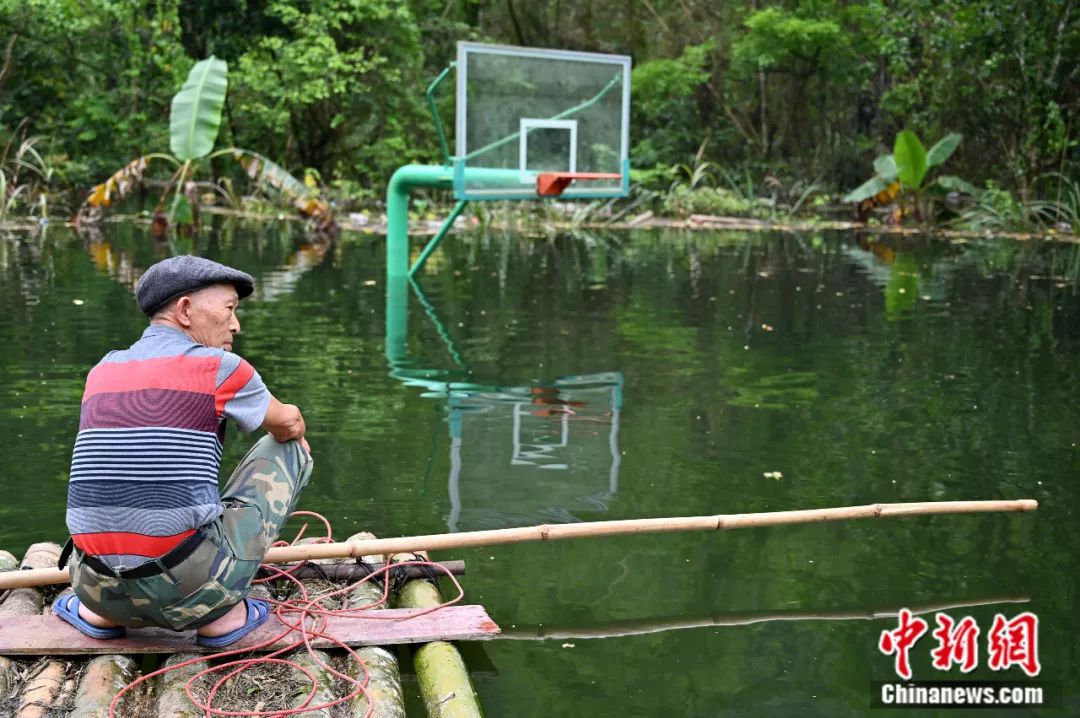 『』怪事！明明最近没下雨，广西这小山村咋被大水淹了？