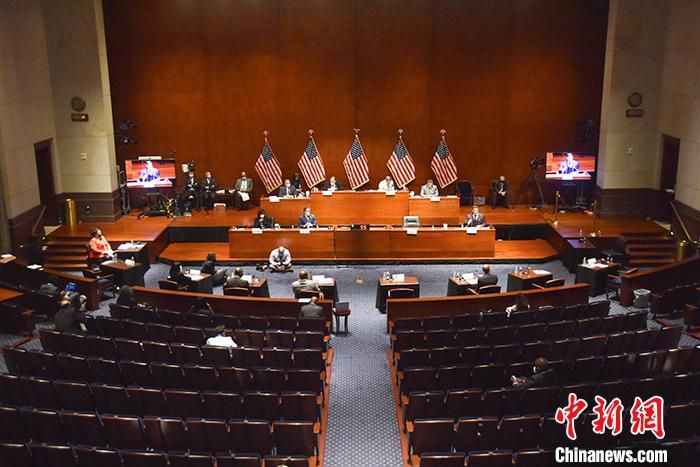 听证会弗洛伊德之弟出席美国会听证会 呼吁警察系统改革“结束黑人痛苦”