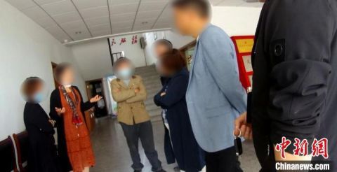 「法制」女子离家25载成“黑户” 浙江警方助其千里寻“根”