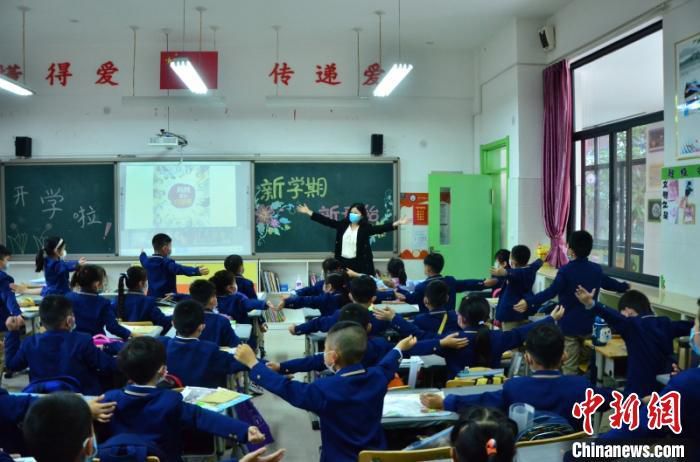 王登峰教育部：中小学生在校可不戴口罩须满足三个前提条件