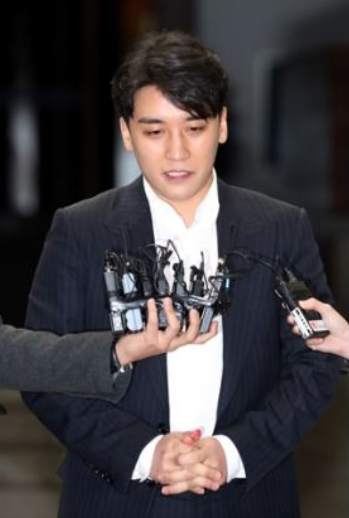 梁铉锡|YG前掌门承认境外赌博 曾在胜利＂夜店门＂曝出后辞职