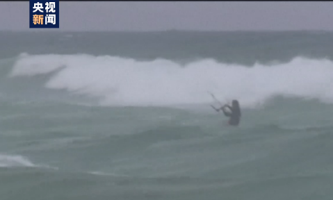 热带风暴|“伊萨亚斯”热带风暴抵达美佛州 当地迎来疫情灾害双重考验