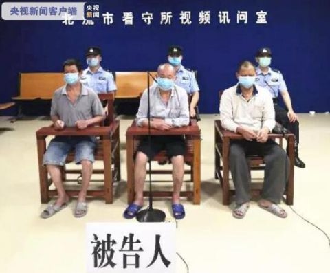 法制广西一老人惨遭3车连撞当场身亡 3名肇事司机全获刑