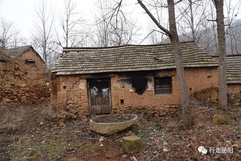 泌阳山沟里有个土坯房村庄有人意向作为影视拍摄基地