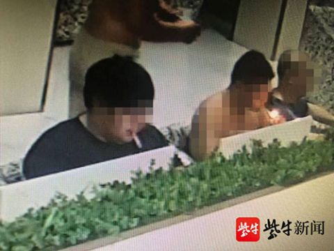 法制|男子上网时抽烟被罚20元，网吧老板被重罚100倍