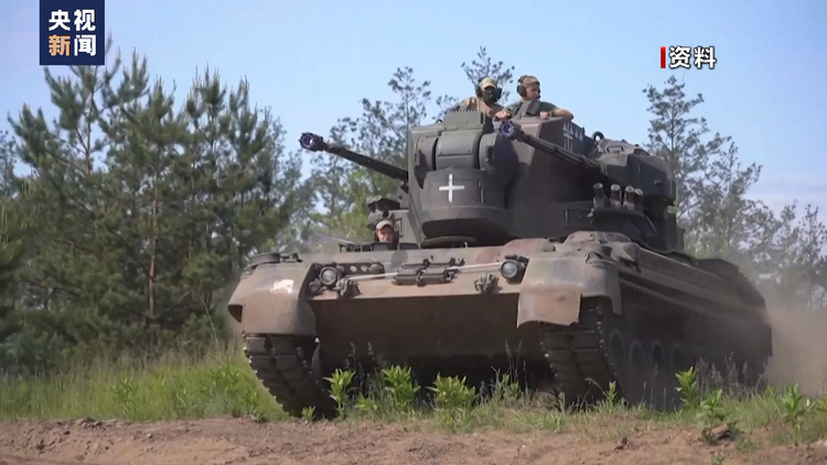 美国宣布再向乌克兰提供3亿美元军事装备