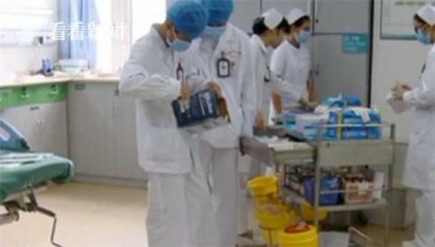 |吃淡水鱼生32年 医生从他体内掏出一包＂瓜子仁＂