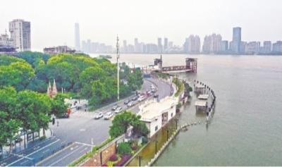 长江日报|守堤人：英雄城市有韧性，我们身上有血性
