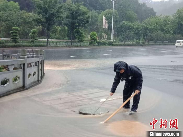 天气|浙江新安江水库泄洪：建德沿江小区进水 当地连夜排查