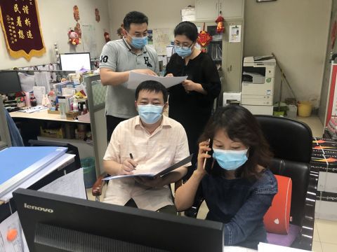 寻找疫情地接触史居民 这个街道拨打了上百次电话