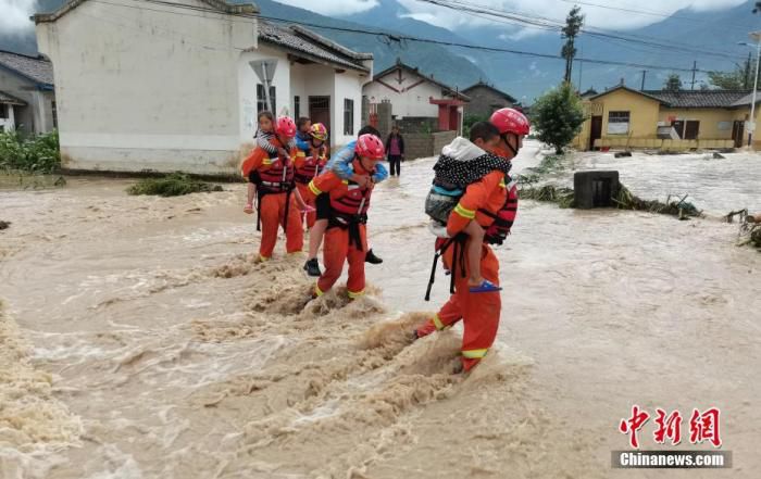 水利部水利部：南方强降雨持续 13条河流发生超警以上洪水