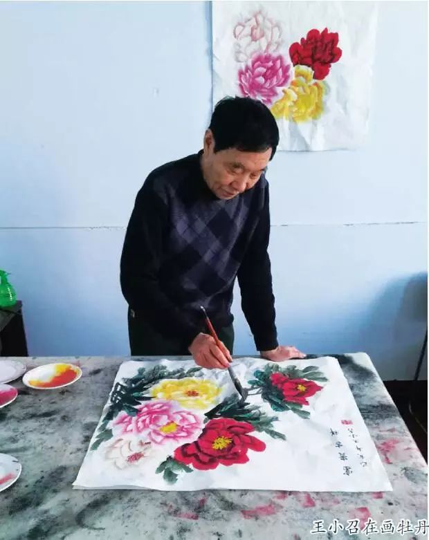 百变牡丹知天气 妙笔如神辨冷暖  ——访百变牡丹画家王小召