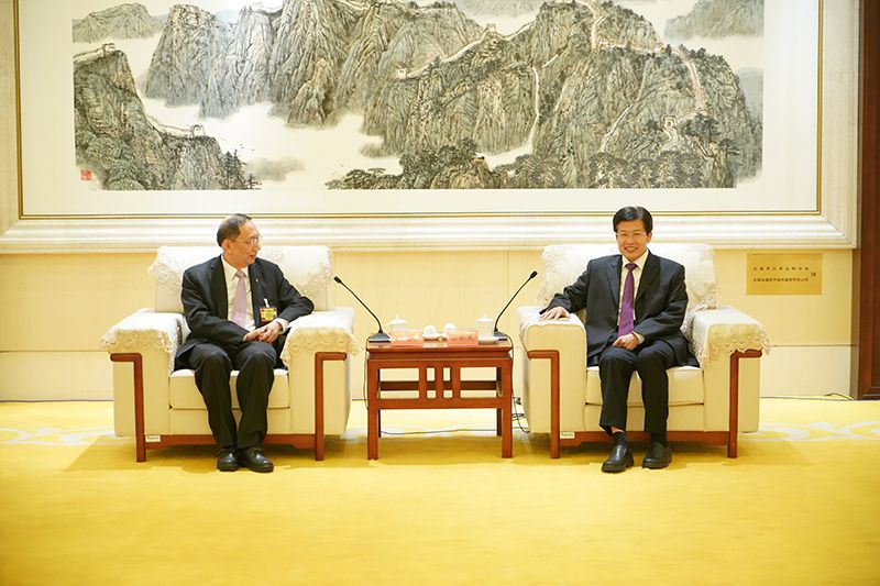 高云龙会见菲律宾丝绸之路国际商会主席蔡聪妙