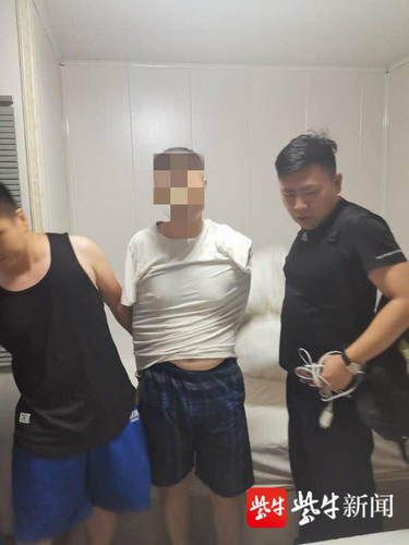 手机柜|企业集中放手机的地方管理不严 男子手头拮据一下顺走七部手机