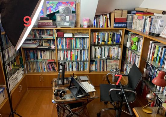 云课堂：一堂直播课如何诞生？教师精心备课，护航“云课堂”